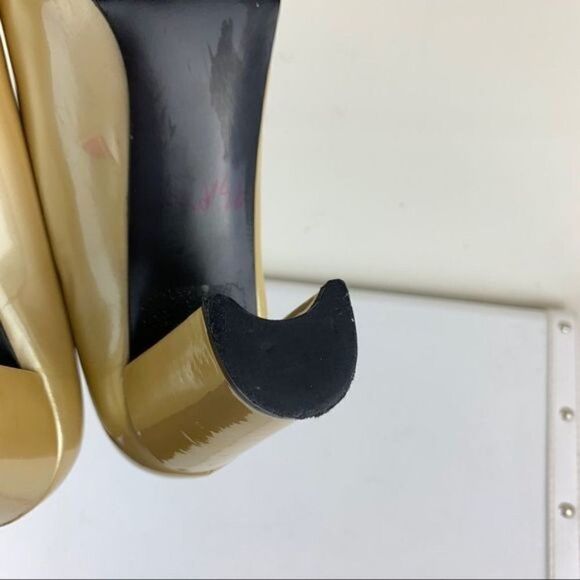 Stuart Weitzman Gold Patent Evening Pumps 10.5 - Picture 10 of 12